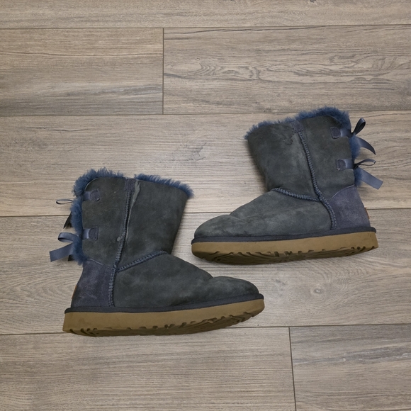 UGG Bailey Bow II Boots WOMENS Blue Suede Sheepskin SIZE 8 - Picture 1 of 12